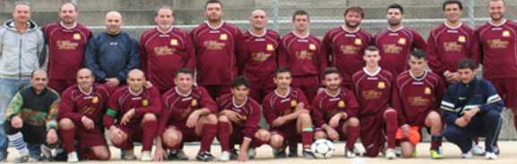 Formazione storica della Polisportiva Strovina in maglia amaranto, negli anni dei tornei UISP